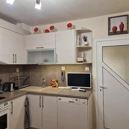 Уютен 2-Стаен Апартамент В Центъра На Добрич