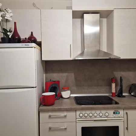 Уютен 2-Стаен Апартамент В Центъра На Добрич *