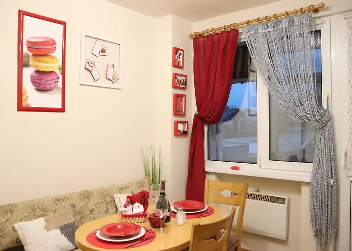 Уютен 2-Стаен Апартамент В Центъра На Добрич