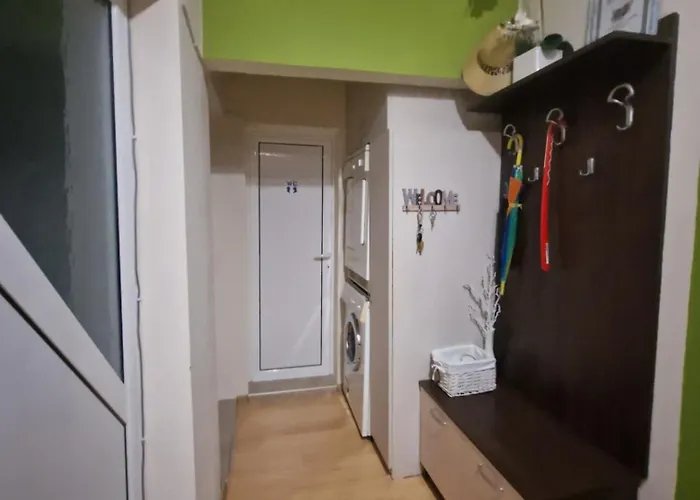 Уютен 2-Стаен Апартамент В Центъра На Добрич *