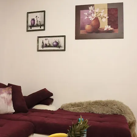 уютен 2-стаен в центъра на Apartman Dobrics
