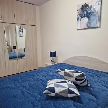 Apartman уютен 2-стаен в центъра на Dobrics