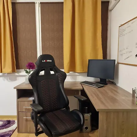 Apartman уютен 2-стаен в центъра на *