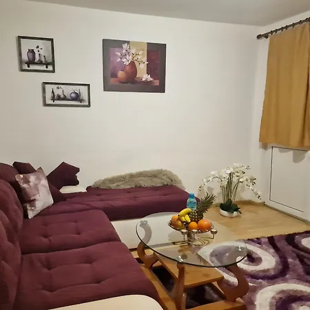 Apartman уютен 2-стаен в центъра на *