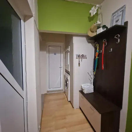 уютен 2-стаен в центъра на *