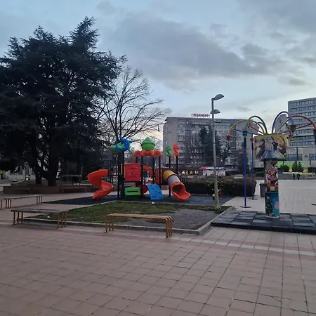 уютен 2-стаен в центъра на