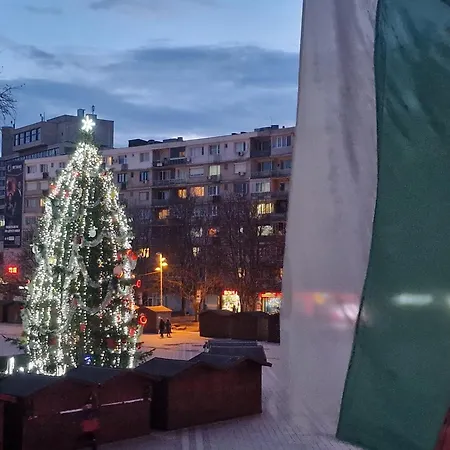 Apartman уютен 2-стаен в центъра на *