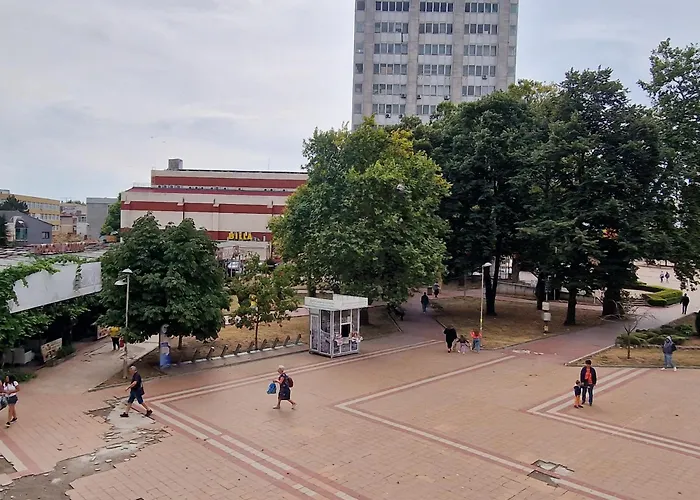 Уютен 2-Стаен Апартамент В Центъра На Добрич * Dobritj